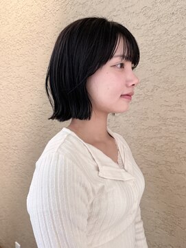 ビファインべクス(Befine becs) 【暗髪】ブルーブラック×切りっぱなしボブ