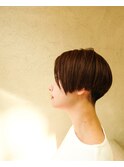 刈り上げのショートボブ