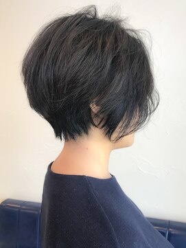 ウィロー(WILLOW) 【WILLOW】まとまりと柔らかさを両立させたショート（井下貴史）