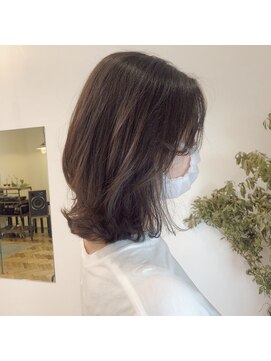 マウロア(MAULOA) "束感ロブ…透け感オリーブカラー"ayumi