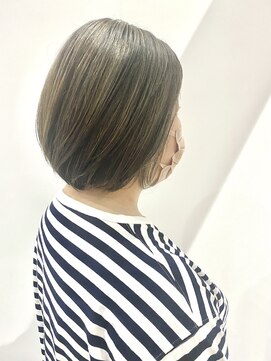 ヘアラウンジ アングゥ(hair lounge ungu) 白髪を活かしたハイライトカラー