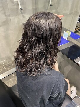 ローリー(Rowlly) 【　ミディアムパーマ　】