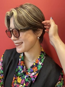 ノラ シンディ(NORA CYNDY) ショートカット×ハイライトデザイン