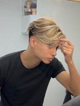 ファミリア 新宿(familiar) 欧風バレイヤージュ