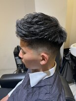 フリーク バーバーショップ 都島店(FREAK BARBER SHOP) スキンフェードアップバングフェザーアップ