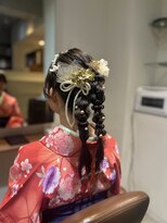 クーレ ビオトープ(+ CURE biotope)&nbsp;卒業式編みおろしアレンジ