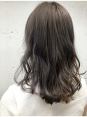 ホワイトグレージュ