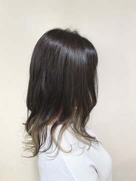 アズール 草加(azule) 透け感インナーカラー×ミルキーベージュ