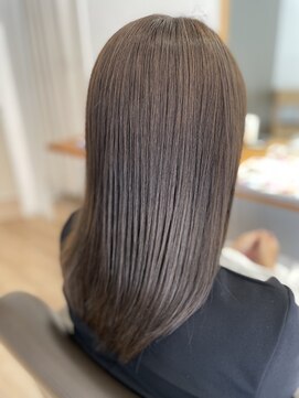 アミナ(AmiNA) チャコールグレーカラー