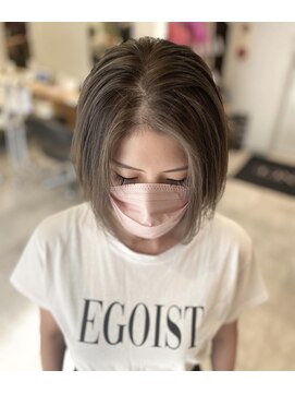 アヴァンス 京橋店(AVANCE) 白髪ぼかしエアータッチバレイヤージュ！クールボブに