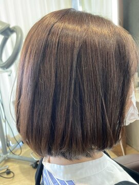 マニス(manis) 上品ボブアッシュカラーベージュサラツヤ髪内巻き