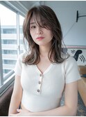 大人セミロングレイヤー×アッシュベージュ