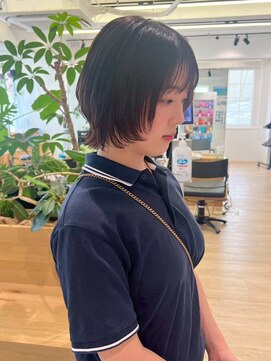 オーシャン(Ocean) 顔周りカット レイヤーボブ 外ハネ 黒髪 艶髪 10代20代