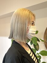 サンクプロジェクト(cinq PROJECT)&nbsp;ハイトーン切りっぱなしショートボブホワイトブロンドベージュ