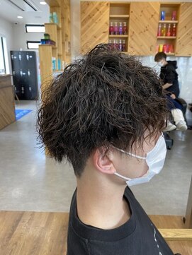 ルッカヘアガーデン バイ ラッシュゴールド(RUCCA HAIR GARDEN by LUSH GOLD) メンズパーマ