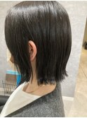 モノトーン×切りっぱなしボブ