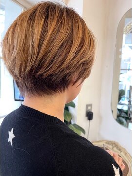 アミュレ(Amule) ハイトーンハンサムショートヘア白髪ぼかし30代40代梅ヶ丘美容室