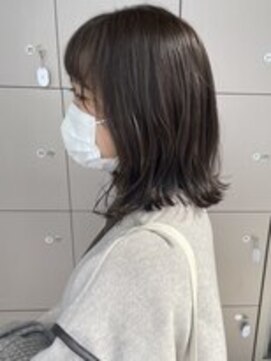 イマイ ケイアウラ(imaii k-aura) 切りっぱなしロブ/透明感/暗めアッシュブラウン/外ハネ