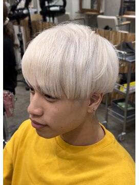 リヴ オオサカ(LIV OSAKA) ホワイトカラー　メンズブリーチ　ケアブリーチ　マッシュ