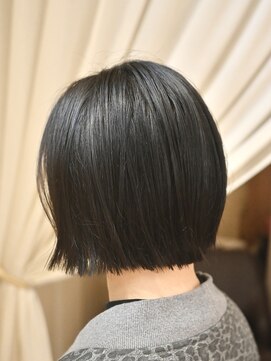 オルガ(orga) 切りっぱなしミニボブ