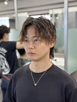 クロムトウキョウ ザ バーバー ネオン 新宿店(CHROM TOKYO the Barber ne/on)&nbsp;センターパートウルフ/ツイストスパイラルパーマ