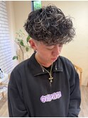 波巻きパーマ 刈り上げツーブロックマッシュ メッシュ