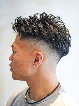 メリケンバーバーショップ コウベ(MERICAN BARBERSHOP KOBE) メンズカットバーバースタイルベリショパーマs