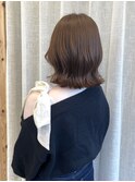 シナモンベージュ×外ハネミディ
