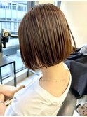 艶感ブラウンのコンパクトボブ