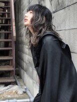 ネフ(NeF)&nbsp;アッシュグレージュのハイライトグラデーション☆