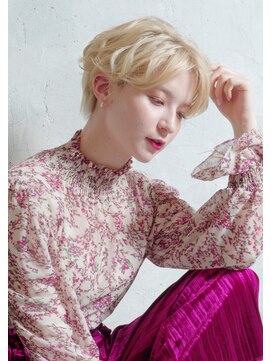 デコラージュ(Decollage) 外国人風ブロンドヘアー