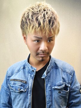 ヘアスタジオヘーフリヒ(HAIR STUDIO HoFLICH) ☆メッシュ/立体型/束間ショート/ホワイトブリーチ☆