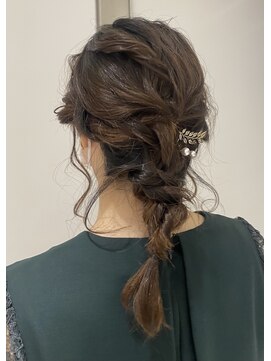 アピッシュ(apish 並木通り) 周りと差をつけるお呼ばれヘアアレンジ！