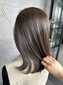 メゾン アヴァロ(Maison Avallo) #くすみグレージュ#オトナ艶グレージュ