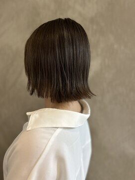 ロビンソン(Robinson) 切りっぱなしボブ