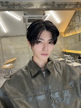 サイン 渋谷(SIGN) メンズセンターパートミディアムカルマパーマボブマッシュ2025