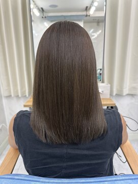 エミン(emyn) ブリーチなしグレージュ◎艶髪/髪質改善/縮毛矯正/代々木