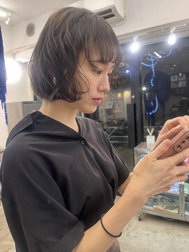 アンダーカレント(undercurrent) 寒色レイヤーボブ