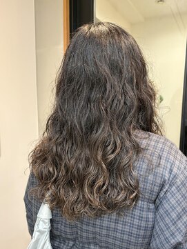 ナループロア ハチ(Nalu pu loa hachi) ロングパーマ/ウェーブパーマ/緩めパーマ/くるくるパーマ