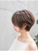 ショートレイヤー/ベージュブラウン/レイヤーボブ/耳掛け