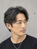 ソレリア(Soleria) 大人の色気を引き出すセンターパートショート