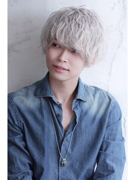 アドール(ADOR) プラチナホワイト×無造作マッシュ【ADOR＊HIRO】