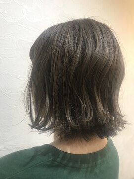 フラット 千葉(Flat.) 外ハネミディ×スモーキーベージュ/JAGARA代見【千葉】