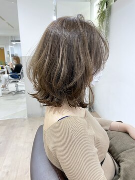 オウル(Owll) 【Owll】大人レイヤーふんわりくびれスタイルアッシュベージュ