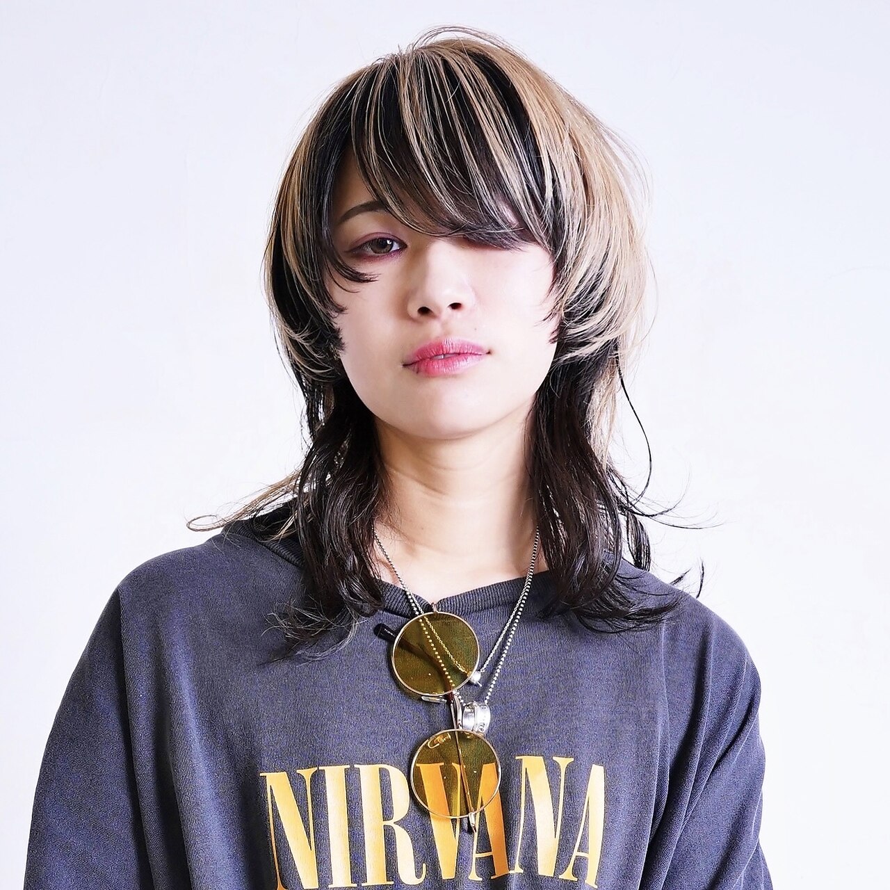 2026年冬】セミロング インナーカラーの髪型・ヘアアレンジ｜人気順｜3