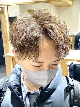 クオル 立川(QOL) ツイストスパイラル／メンズカラー／メンズカット／コンマヘア