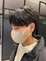 アンダーバーホワイト(_WHITE)&nbsp;ショートセンターパートウルフ