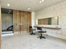 スミヤ(SUMIYA)の雰囲気（シンプルな店内）