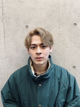 レジュアル(RESSUAL) センターパート　ハイトーン　スパイキーショート　ストリート