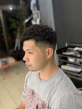 ターゲット(TARGET) くるくるパーマ 刈り上げツーブロック